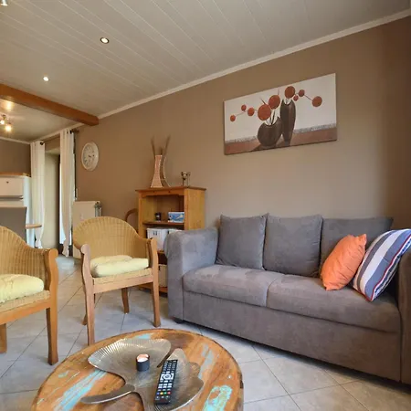 펜션 Retreat Near Forest 와이메스