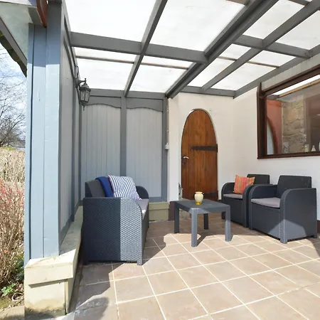 Ferienhaus Retreat Near Forest *