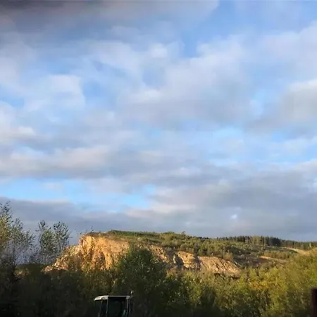 Retreat Near Forest Ferienhaus *