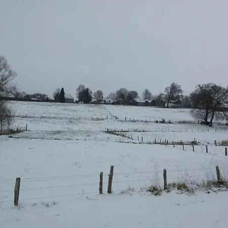 펜션 Retreat Near Forest 와이메스